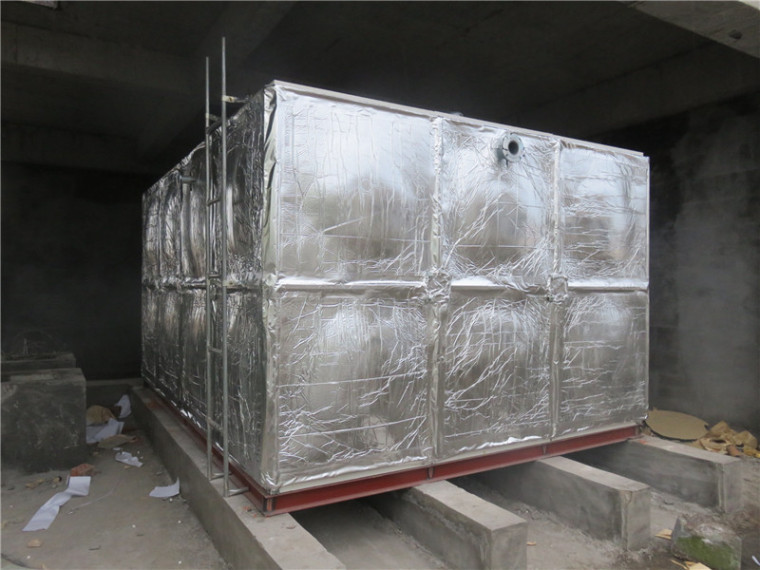 smc玻璃钢水箱安装资料下载-方形保温水箱