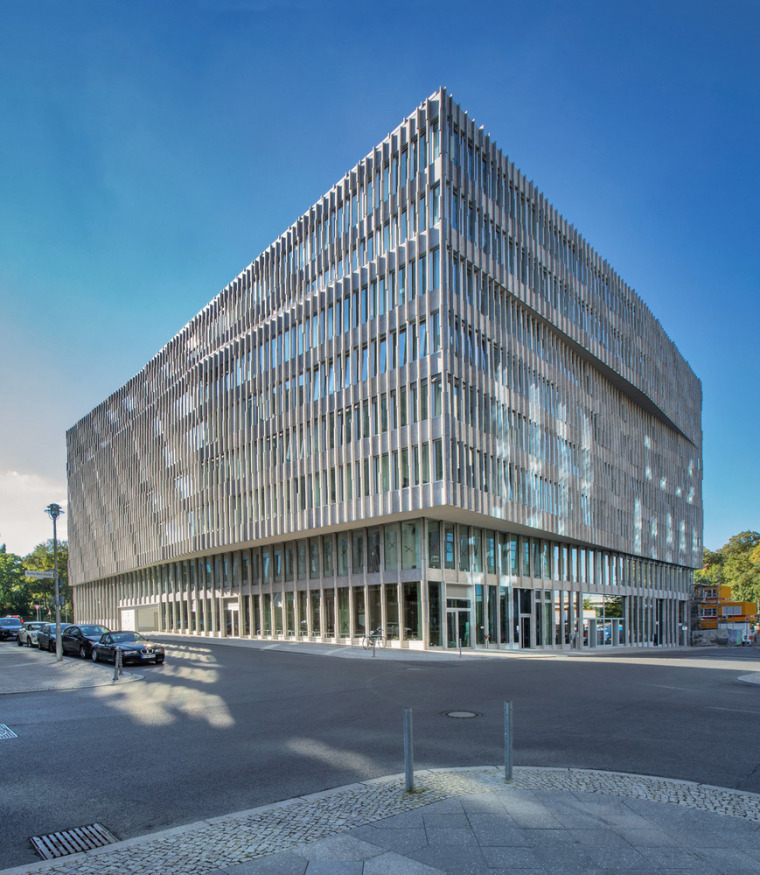 城市规划规范标准与准则资料下载-德国贝莎柏林办公大楼