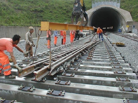 有砟轨道与无砟轨道资料下载-无砟轨道施工技术详解588页(PPT)