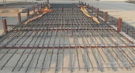 板钢筋技术交底资料下载-京沪高速铁路某特大桥底座板钢筋施工技术交底