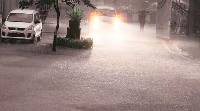 印度主要天然石材简介资料下载-印度雷电暴雨灾害致46人死亡50万人受灾