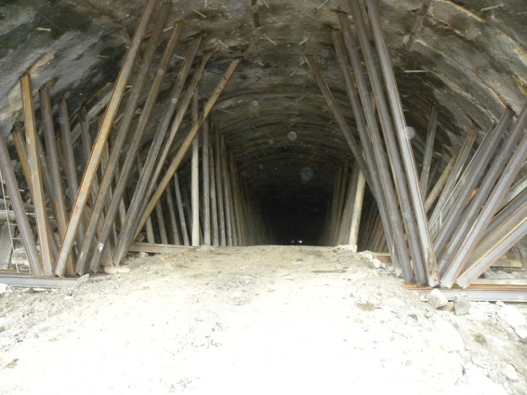 监理风险评估报告资料下载-中低风险隧道隧道施工阶段安全风险评估报告