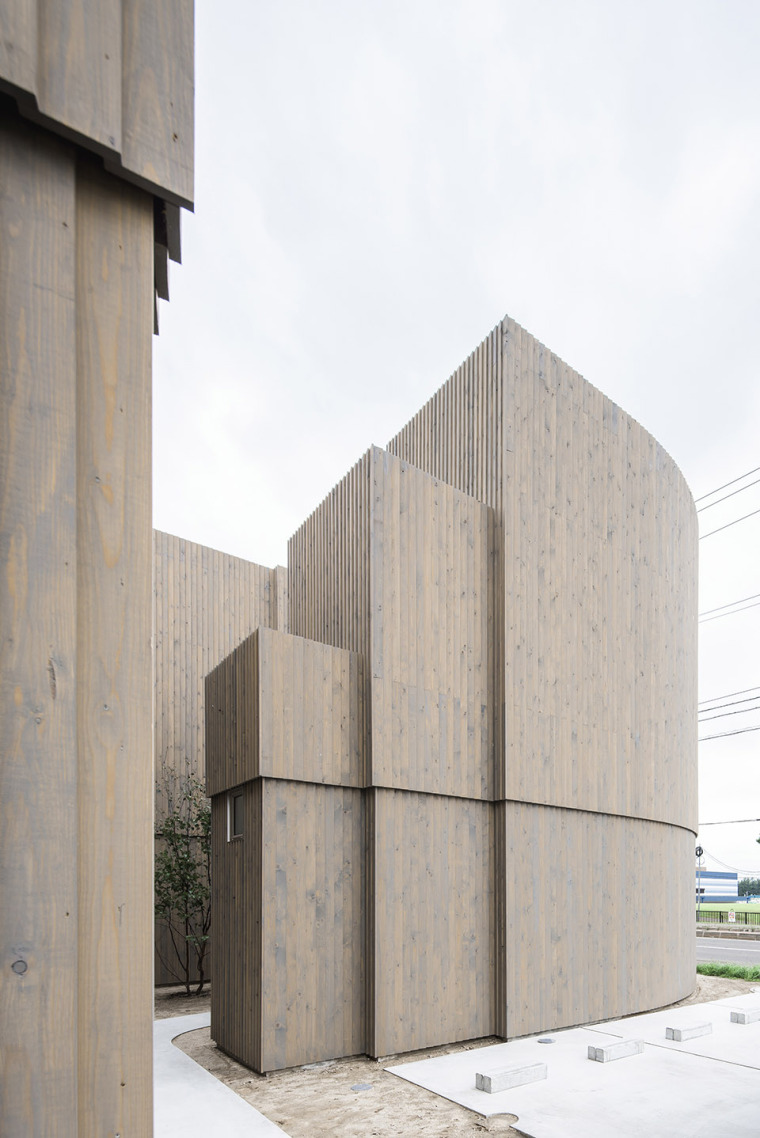 日本隧道商店住宅-008-corridor-of-the-fold-by-jun-igarashi-architects