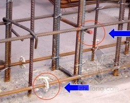 [江苏]剪力墙结构住宅楼施工组织设计（国企单位编制）-竖向梯子筋与PVC保护垫块设置 