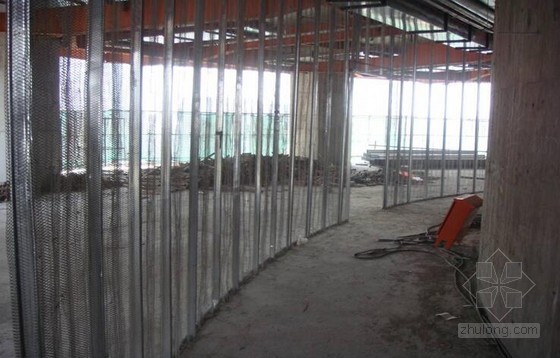 中空内模金属网水泥资料下载-商业综合体中空钢网弧形隔墙施工应用技术