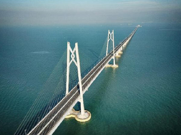 港珠澳大桥开通资料下载-港珠澳大桥今正式开通 盘点超级工程中的国企力量
