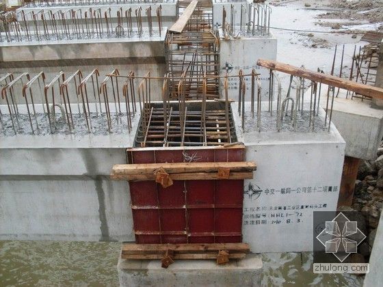 [天津]高桩码头施工全过程高清照片集（53张）-湿接缝模版