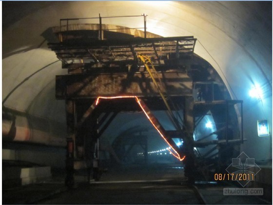 台车施工工法资料下载-公路隧道紧急停车带二次衬砌快速施工工法