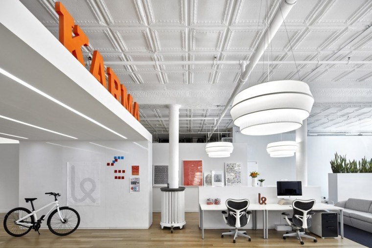 办公空间的照明设计资料下载-小空间里的办公室