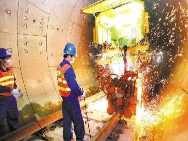 地铁轨道整体道床验收资料下载-地铁轨道施工常见问题及解决方案