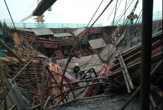 模架现场施工常见问题总结资料下载-上海中天、碧桂园工地接连发生模架坍塌事故，总结模架施工要点！