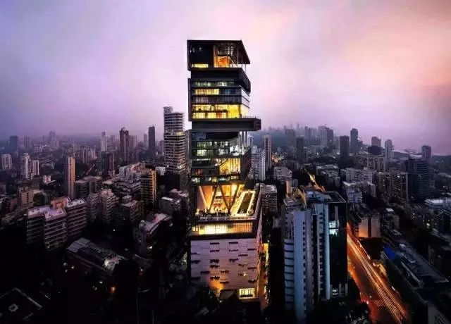 600平方豪宅资料下载-印度首富27层豪宅矗立贫民窟，这么炫富不会被打吗？