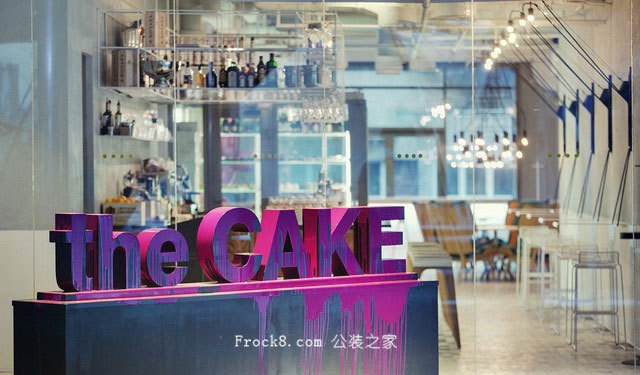 现代工业风咖啡厅设计说明资料下载-乌克兰The Cake现代工业风咖啡厅设计