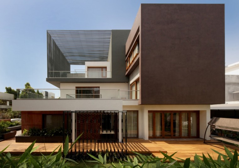 清水混凝土天棚资料下载-印度体形错落的立方体住宅